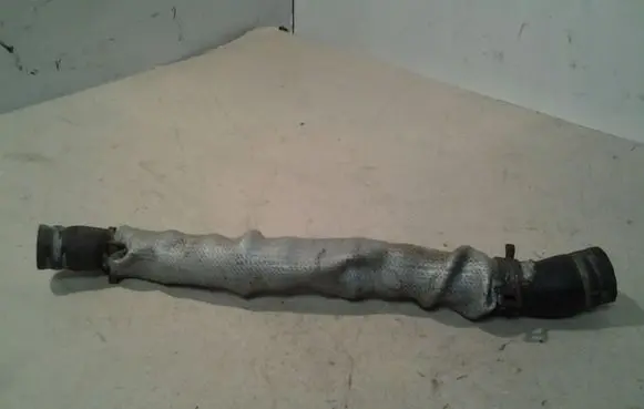 Nissan Navara Engine coolant pipe/hose 114735T1