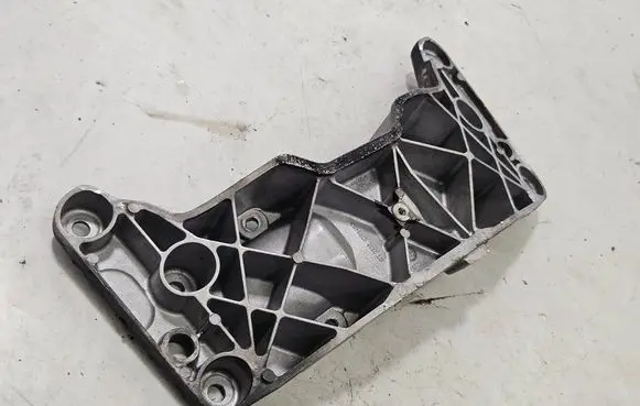 BMW M6 Gearbox mounting bracket 6775907