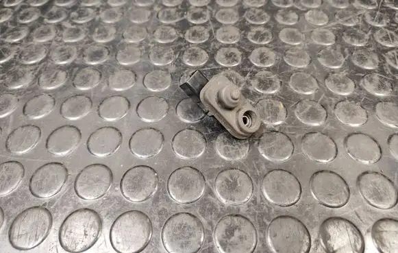 Peugeot 4008 Front door sensor 