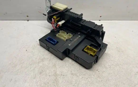 Mercedes-Benz C W204 Fuse module 2045458601