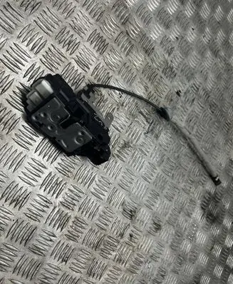 Volvo V40 Front door lock 31440389