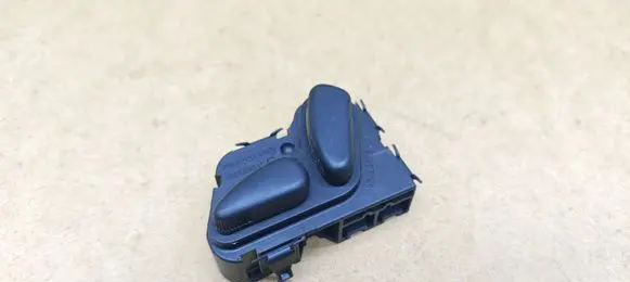 Mercedes-Benz E W211 Seat control switch 2108213851