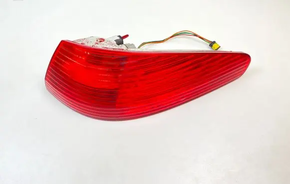 Peugeot 607 Rear/tail lights 2543D