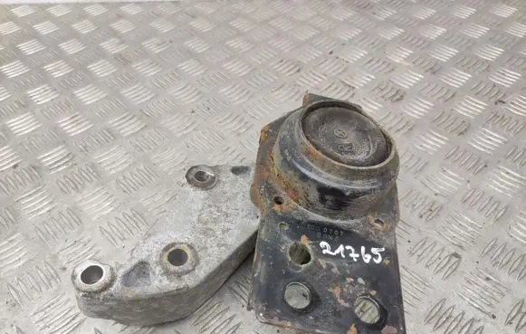 Nissan X-Trail T31 Engine mount bracket DD130707