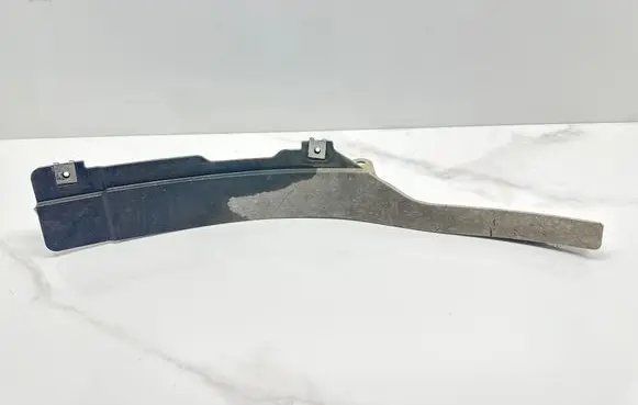 Audi Q7 4M Front splash guards bracket 4M0853887C