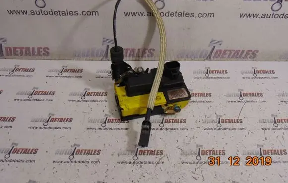 Volvo XC90 Front door lock 8650545