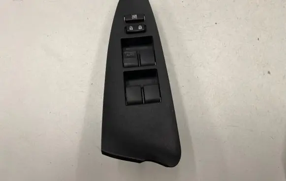Toyota RAV 4 (XA30) Electric window control switch 7423242070