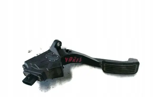 Toyota Yaris Accelerator throttle pedal 781100D010
