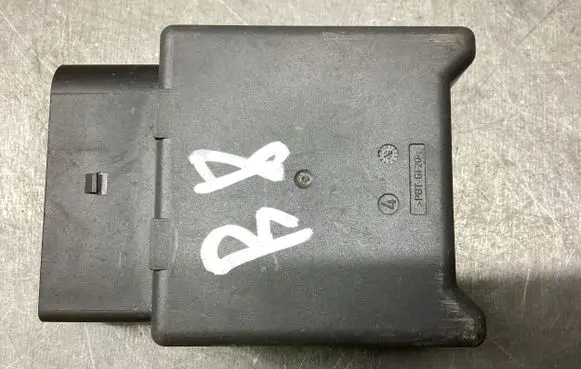 Volkswagen PASSAT B8 Fuel injection pump control unit/module 5Q0906093 1506602552