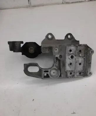 Nissan Qashqai Engine mount bracket