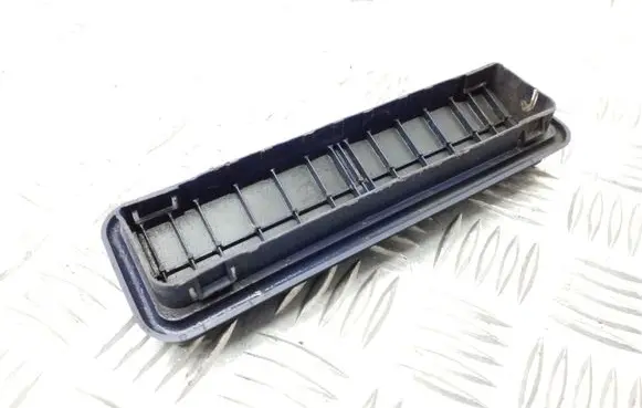 Volkswagen Fox Quarter panel pressure vent 6X0819465D