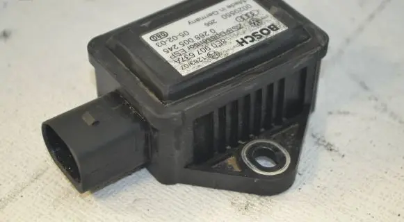 Audi A4 S4 B6 8E 8H ESP acceleration yaw rate sensor 8E0907637A 0020550 0265005245