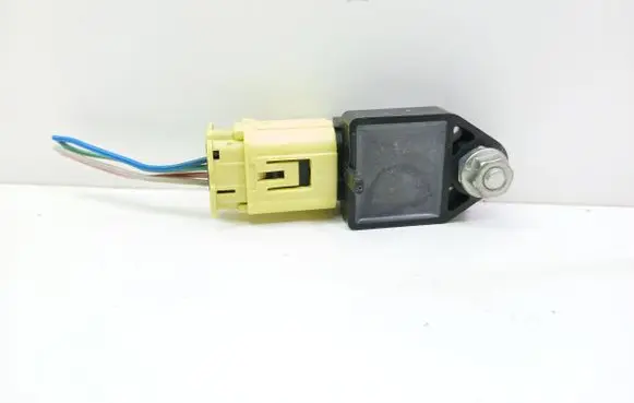 Toyota Avensis T250 Airbag deployment crash/impact sensor 8983105010 328413321D