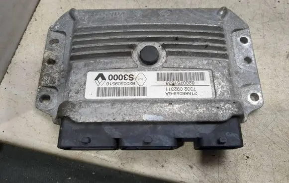 Renault Megane II Engine control unit/module 215860596A 8200751638 8200509516