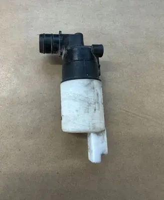 Citroen C4 I Windscreen/windshield washer pump 8200295885