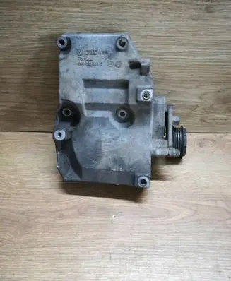 Volkswagen PASSAT B5.5 A/C compressor mount bracket 038260885C