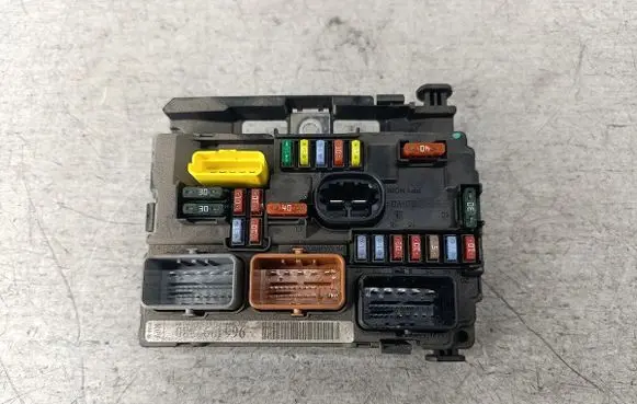 Peugeot 207 BSM Control unit 9664997880VALEO