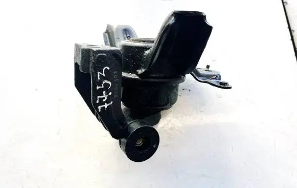 Hyundai Sonata Engine mount bracket ic080060 8130402