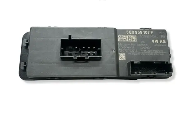 Volkswagen PASSAT B8 Tailgate/trunk control unit/module 5Q0959107P