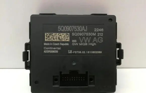 Volkswagen PASSAT B8 Gateway control module 5Q0907530AJ