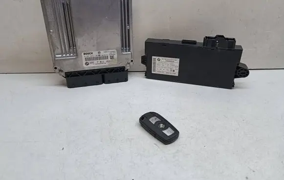 BMW 5 E60 E61 Engine ECU kit and lock set 7811151 0281015130 9147217