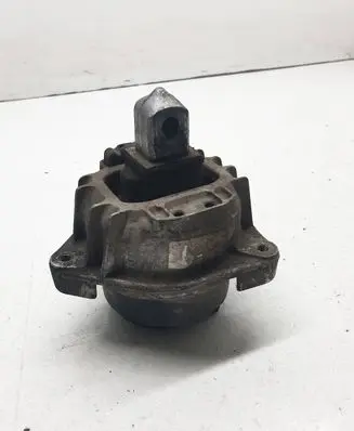 BMW 5 GT F07 Engine mount bracket G2038310