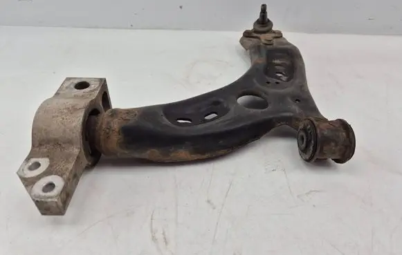 Volkswagen PASSAT B7 Front lower control arm/wishbone 1006100014 T455