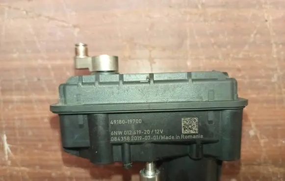Renault Trafic III (X82) Turbine electric control actuator 4918019700