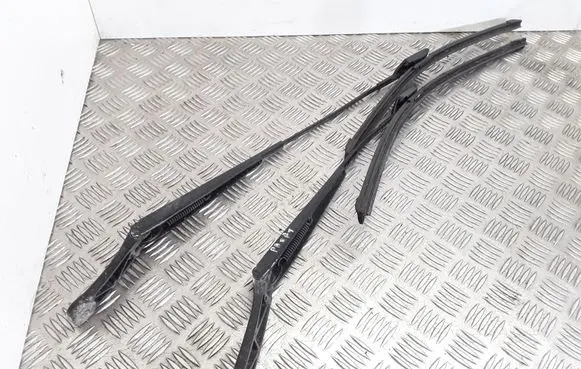 Volkswagen PASSAT B7 Headlight wiper blade set 