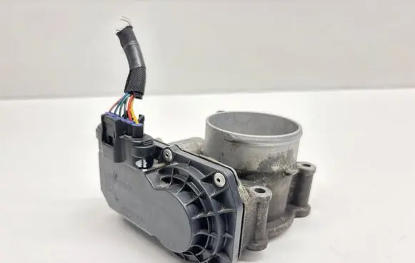 Toyota Prius+ (ZVW40) Throttle valve 2203037060 2H03 D0432
