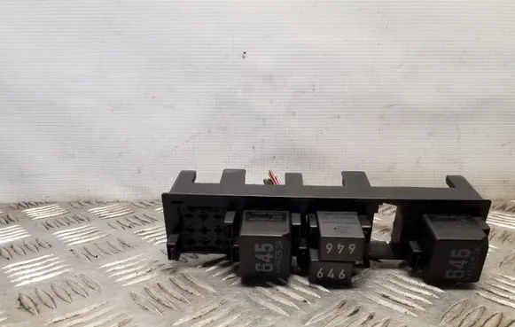 Volkswagen PASSAT CC Fuse module 7N0937503A