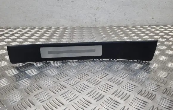 Seat Exeo (3R) Rear sill trim cover 8E0853375P