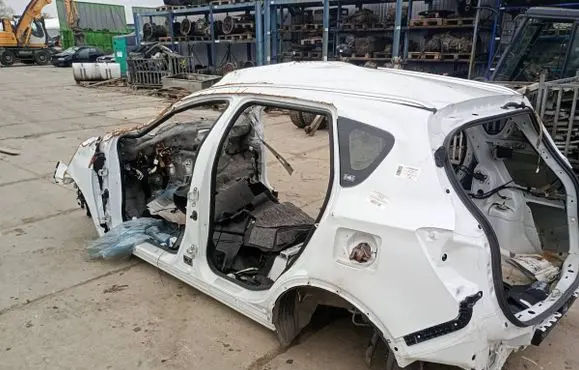 Suzuki SX4 S-Cross Front quarter panel 