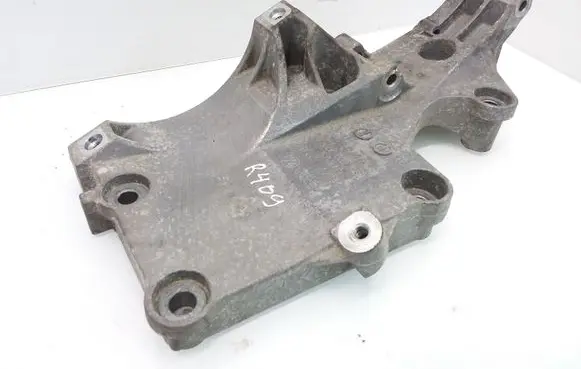 Skoda Octavia Mk2 (1Z) Generator/alternator bracket 03G903143A