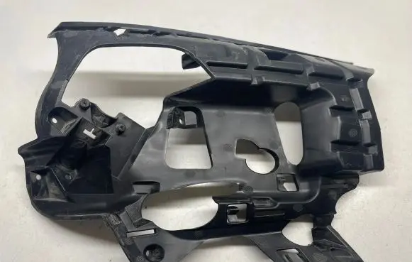 Volvo S60 Front bumper mounting bracket 31323841