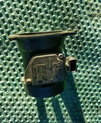 Audi A6 S6 C5 4B Mass air flow meter 078133471C AFH7008C