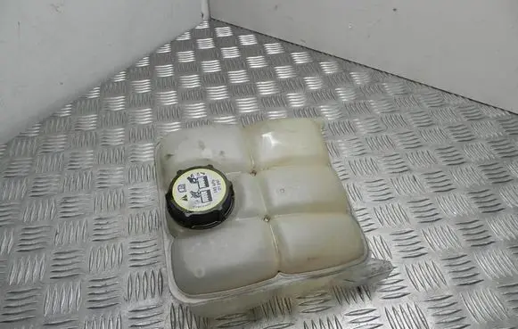 Coolant expansion tank/reservoir