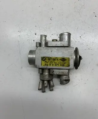 BMW 5 E39 Air conditioning (A/C) expansion valve 64118371459