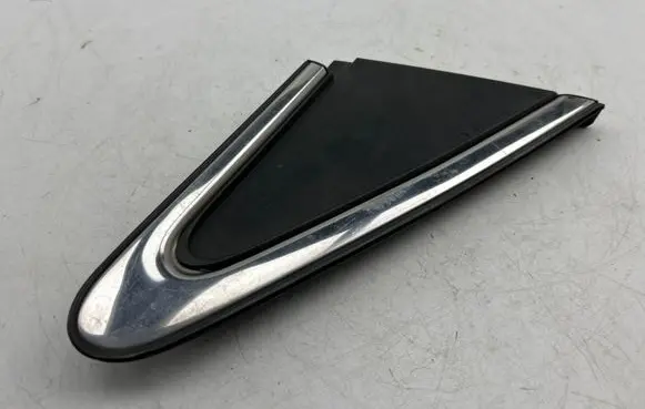 Toyota Avensis T270 Other front door trim element 6011705020