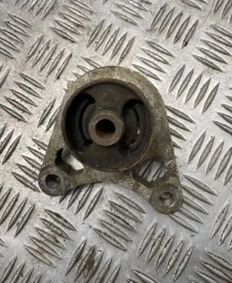 Land Rover Freelander Rear differential mounting bracket 