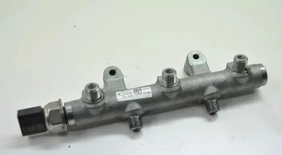 Audi Q7 4M Fuel main line pipe 