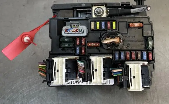 Peugeot 308 Fuse box set DOCITROENPEUGEOT