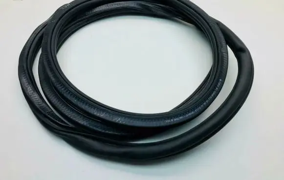 Volkswagen Golf VII Front door rubber seal 5G4867912