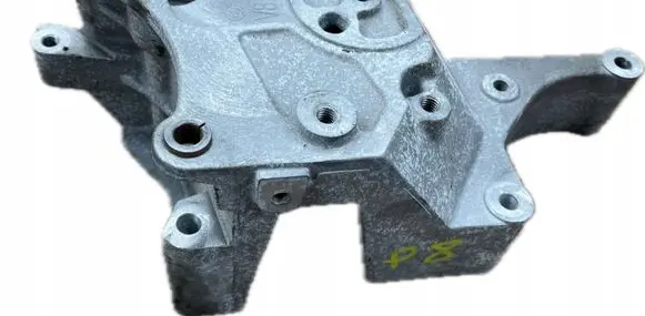 GMC Yukon A/C compressor mount bracket 12626078 NHT044
