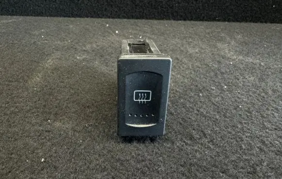 Volkswagen PASSAT B5.5 Windscreen/window heater switch 3B0959621C