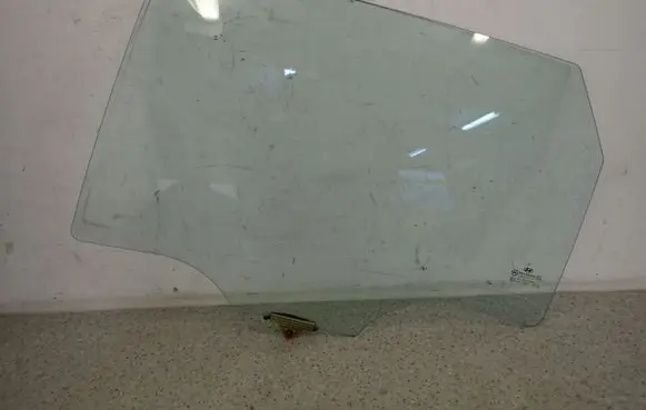 Hyundai i30 Sliding door window/glass 