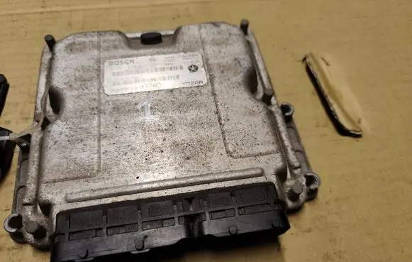 Chrysler PT Cruiser Engine control unit/module 0281010292 P05033032AD