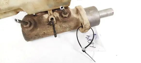 Seat Alhambra (Mk1) Master brake cylinder 7M1611303