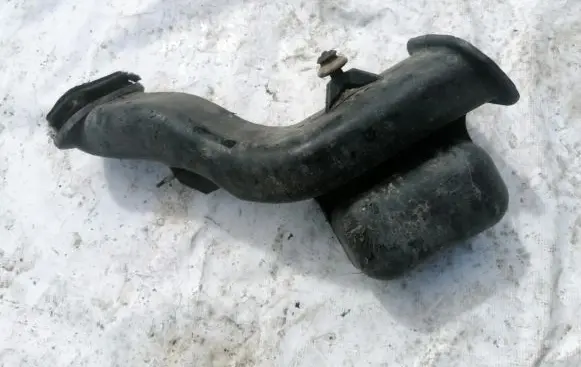 Chrysler Pacifica Air intake hose/pipe 05510022ab