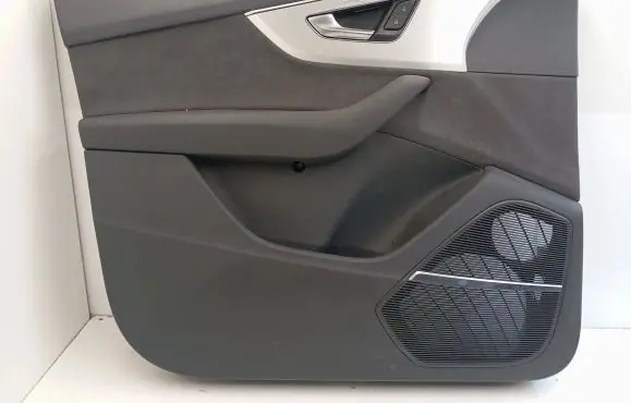 Audi Q7 4M Front door card panel trim 4M0867117B